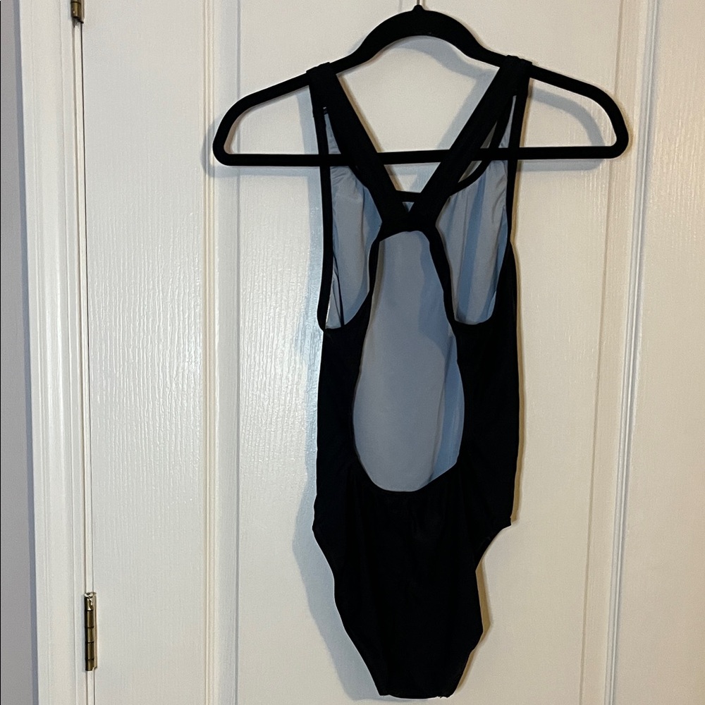 Nike Women’s Fastback Swimsuit - Picture 5 of 8